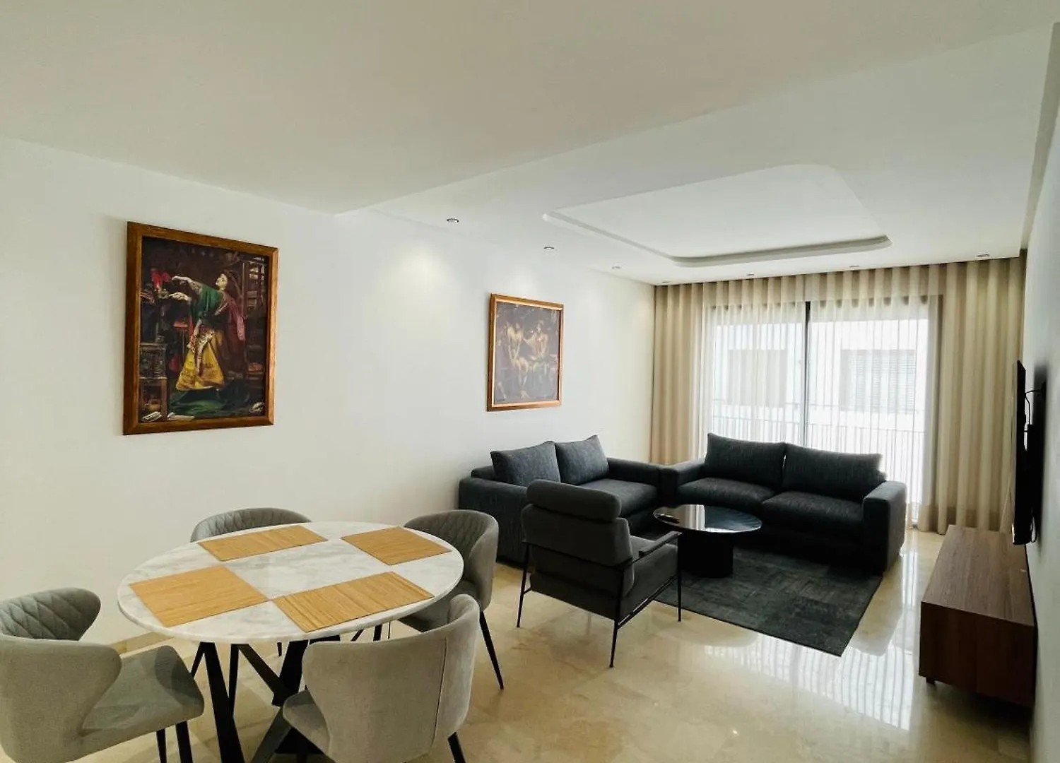 Urban Oasis At Casablanca : Charm & Confort Morocco